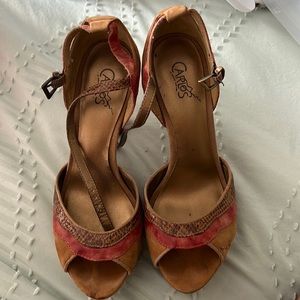 Used Carlos Santana heels